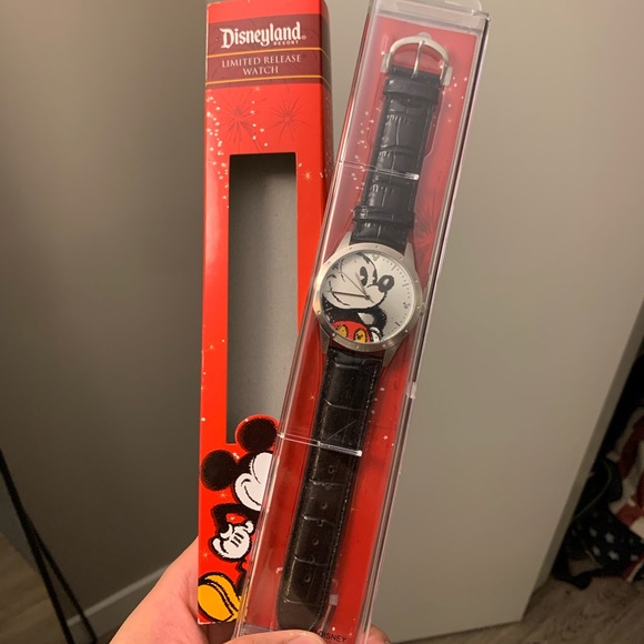 BRAND NEW Disney watch - Picture 1 of 1